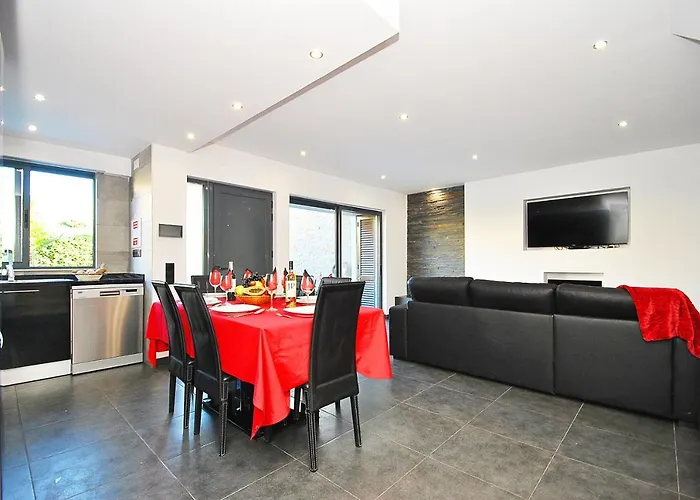 Waikiki By Algarve Vacation